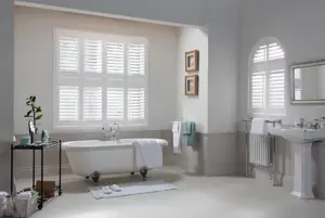 TS SHUTTERS WATERBURY VINYL PLANTATION SHAPED CLOSED BATHROOM COTTON