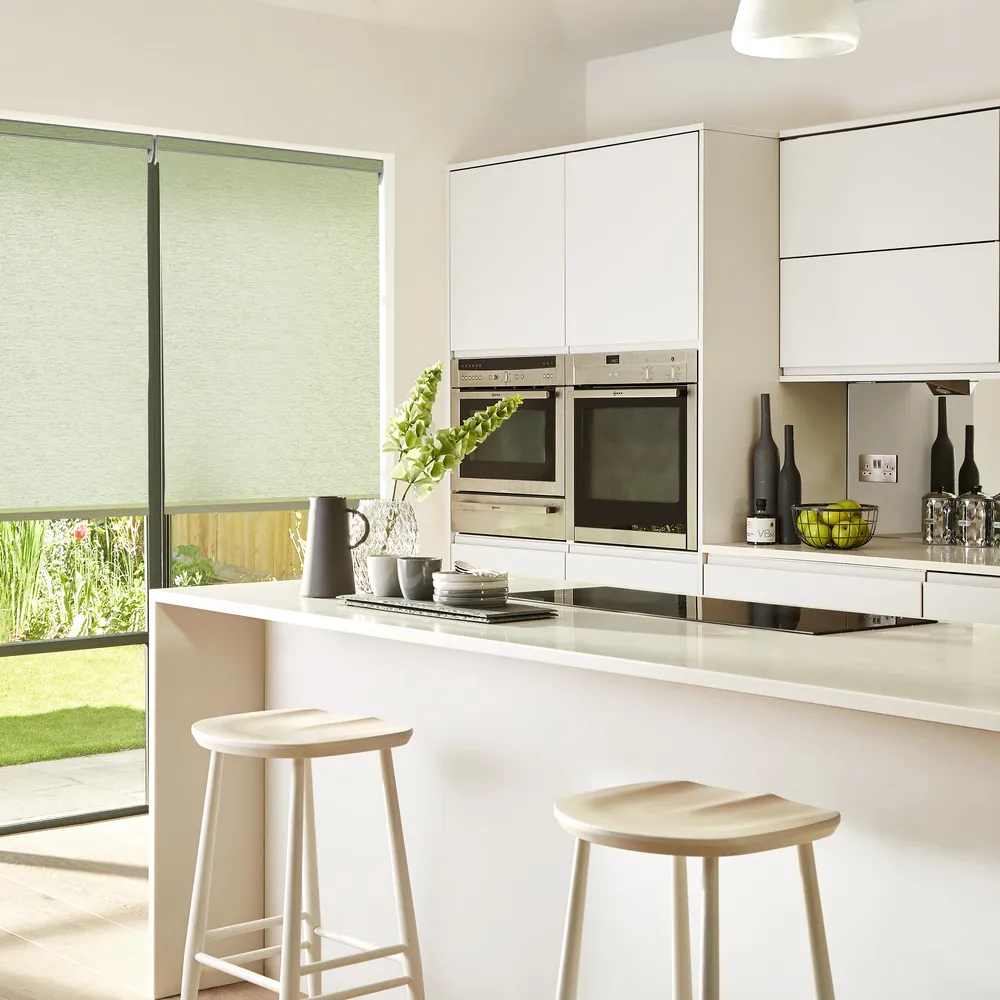 TS 2023 CFWD GRAIN LIME ROLLER BLIND KITCHEN 01