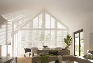 TS Burleyshapedshutters Railings Extendedliving R2 Set3 Shot2 Main 1 RT (1)